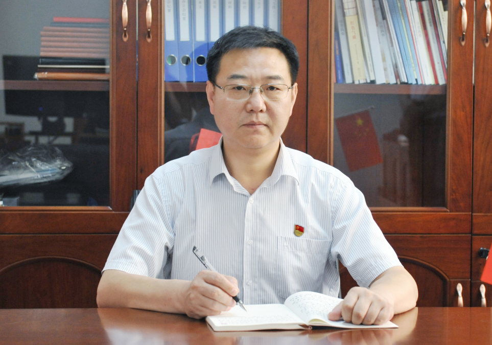 昌华书记.png